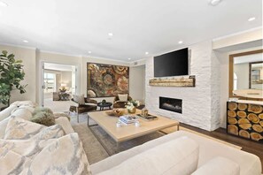 TV, fireplace, offices