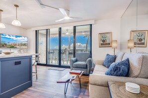 Smart TV, DVD player, stereo