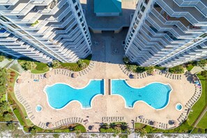 プール