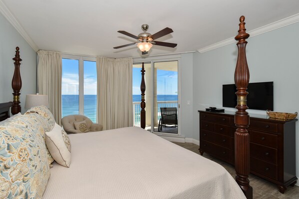 3 bedrooms, iron/ironing board, free WiFi, bed sheets - Beachfront Condo w/ Gulf Views & Private Balcony in Destin! 💙🌴🌅 (Destin)