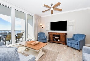 Smart TV - Beachfront Condo w/ Gulf Views & Private Balcony in Destin! 💙🌴🌅 (Destin)