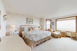 3 bedrooms, iron/ironing board, Internet, bed sheets