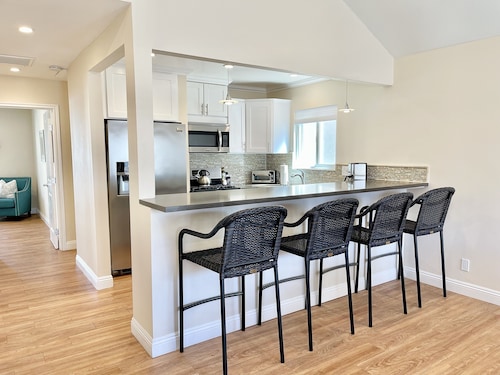 3944O Hollywood Shore House