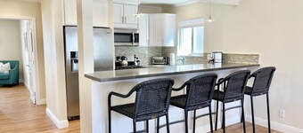 3944O Hollywood Shore House