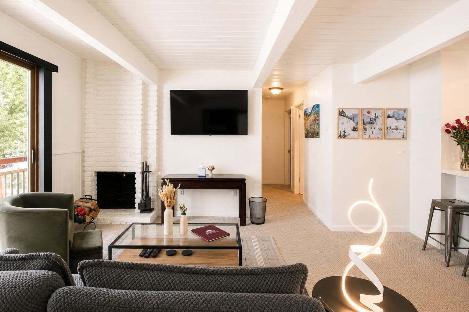 Fernseher, Kamin