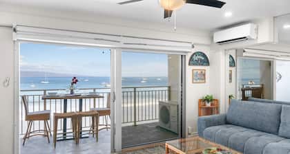 New Listing! Heart of Lahaina, an Oceanfront stay