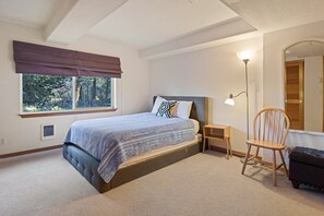 4 slaapkamers, een bureau, gratis wifi, beddengoed