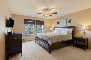 4 عدّة غرف نوم ومكتب وواي فاي مجانًا وملاءات أسرّة