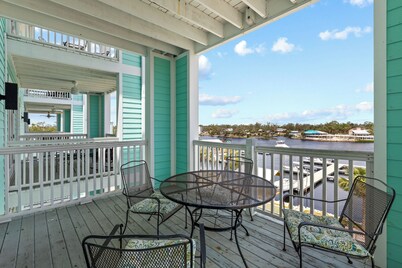 Waterfront Rivers Edge Condo #2D-Bldg 1 *ASSIGNED BOAT SLIP & COVERED PARKING!!