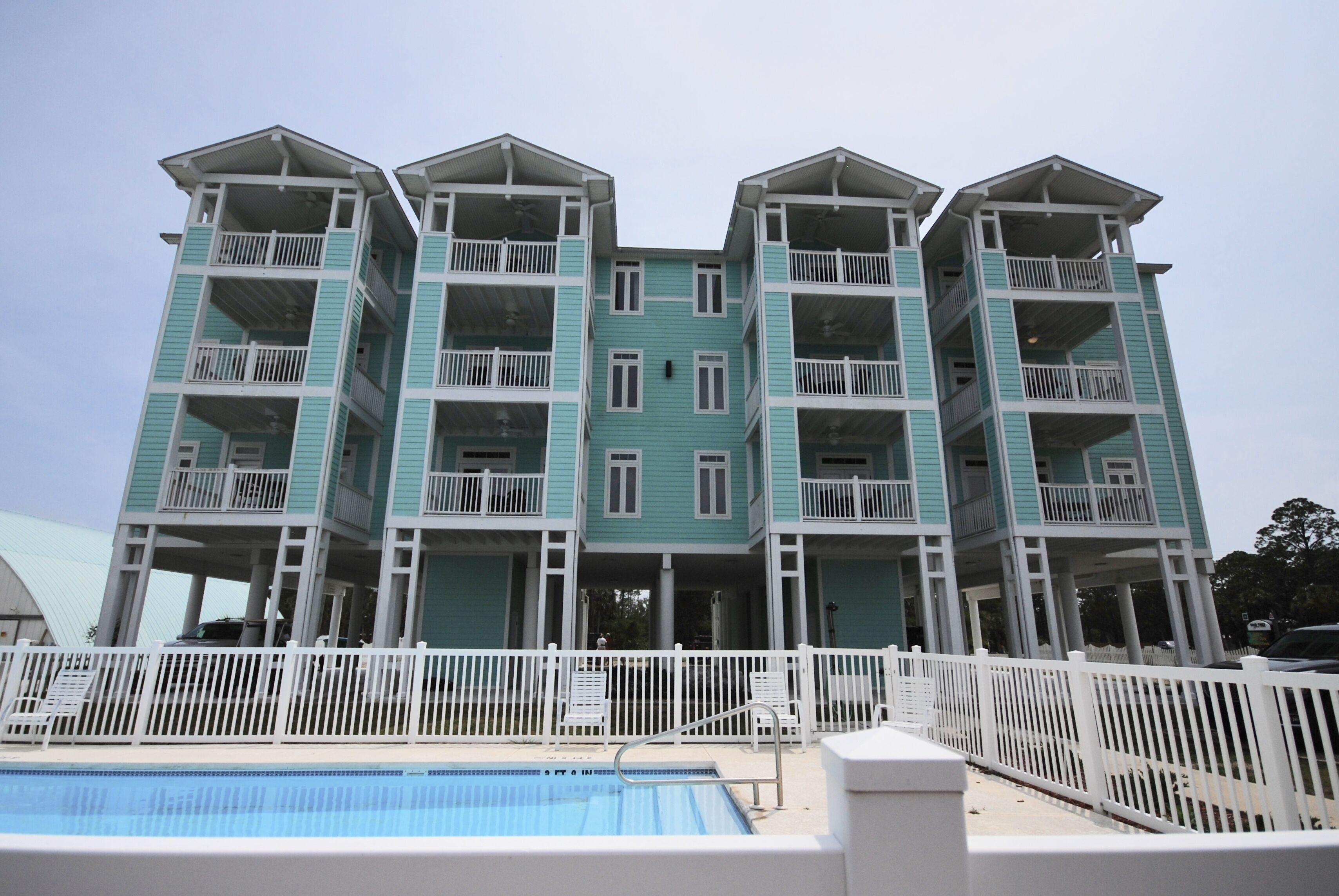 Waterfront Rivers Edge Condo #2D-Bldg 1 *ASSIGNED BOAT SLIP & COVERED PARKING!!