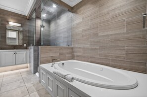 Shower, jetted bath, towels - Sunreal - Destiny West Home with Ocean Views & Huge Private Pool (Destin)