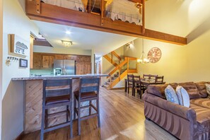 Interior - Snowcreek Pet Friendly Condo Golf Access 352 (Mammoth Lakes)