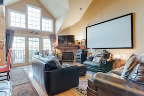 Smart TV, fireplace - Lakefront 2BR Condo Across from Mtn Creek | Black Creek Sanctuary #09-23M (vernon)