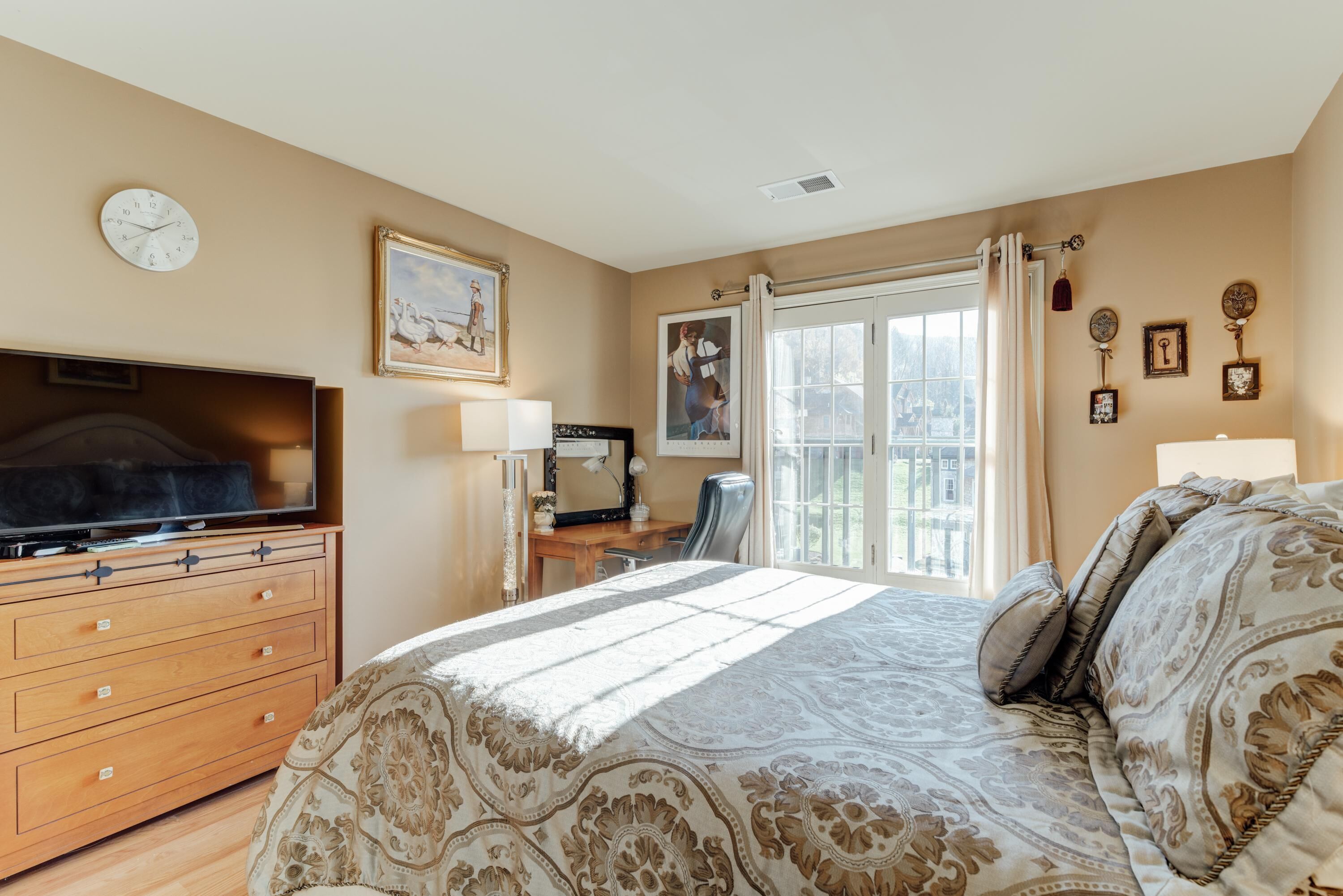 2 bedrooms, desk, iron/ironing board, free WiFi