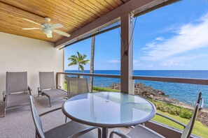 Outdoor dining - Aloha Condos, Keauhou Kona Surf and Racquet Club, Condo 2-202, Oceanfront (Kailua Kona)