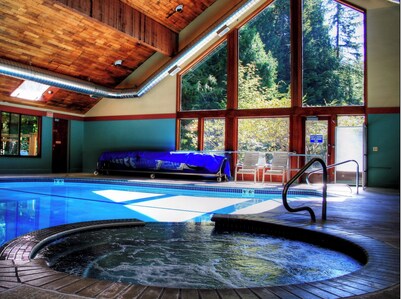 Serene Mountain Condo on River, Private End Unit, Indoor Pool & Hot Tub, WIFI