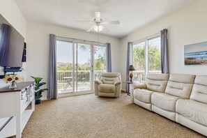 Fernseher, DVD-Player, Stereoanlage