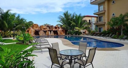 Sunrise 30, beautiful Condo In the Heart of Town