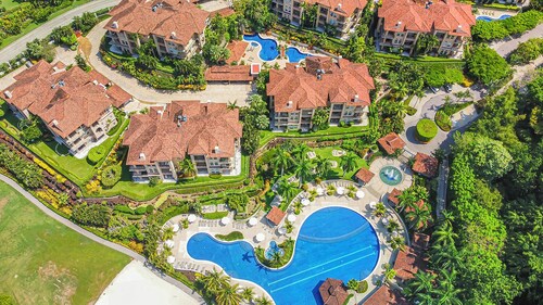 Perfect Location, overlooking Greens, access to all amenities.