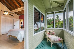 2 bedrooms, iron/ironing board, Internet, bed sheets