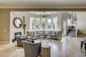 Smart TV, fireplace, DVD player, ping pong