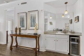 Interior - Regency Isle 507 by Liquid Life (Orange Beach)