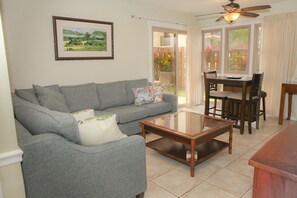 Smart-TV, Bücher, Arbeitsbereiche