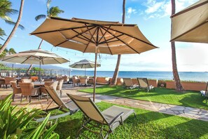 Outdoor dining - Warm Winter Getaway w/ a View - BEACHFRONT PROPERTY A13 at Kihei Sands (Kihei)