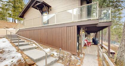 Koiran ystävällinen järvinäköala huoneisto / uima-allas / poreallas ja lähellä oleva ranta - puistojen lähellä!