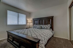 3 chambres, accès au Wi-Fi (inclus), literie fournie