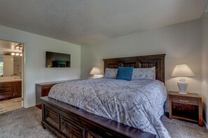 3 bedrooms, travel crib, free WiFi, bed sheets