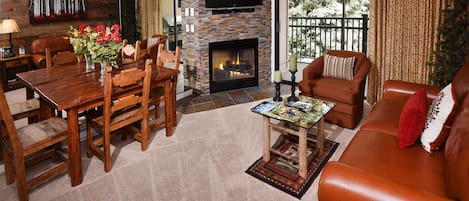 Smart TV, chimenea y estéreo