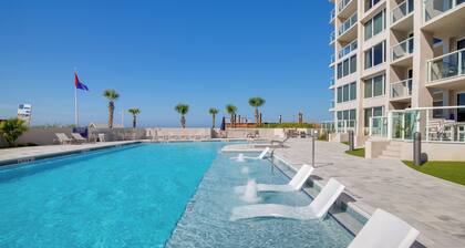 WALK OUT TO POOL FROM FURNISHED PATIO! Beachside Condo, Just Steps to Beach!