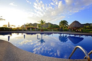 Pool - Luxury Condo, Great Sport Fishing, Beach Club & Amenities. (Herradura)