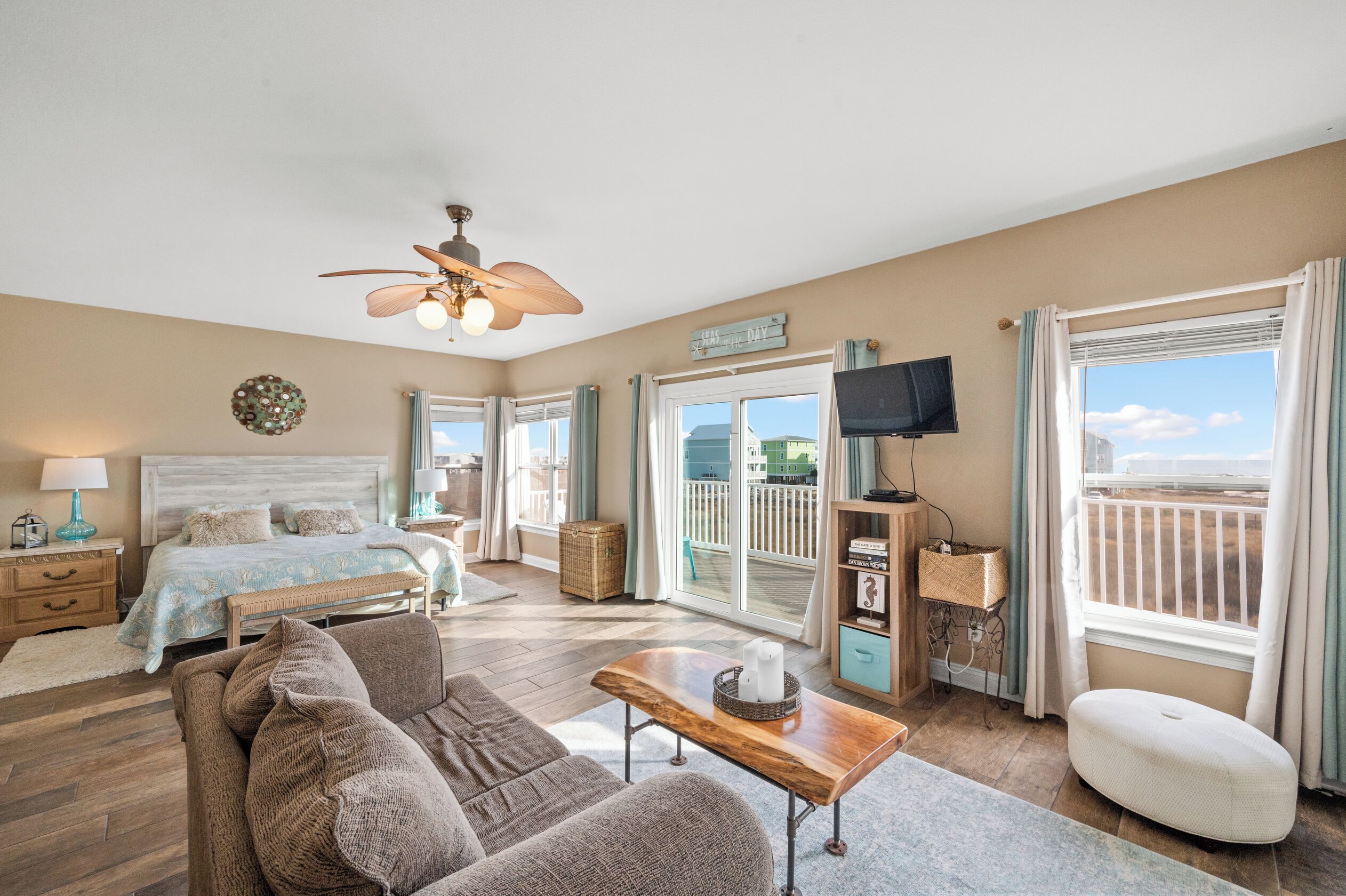 4 habitaciones, tabla de planchar con plancha, wifi y ropa de cama 