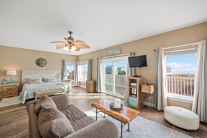 4 habitaciones, tabla de planchar con plancha, wifi y ropa de cama 