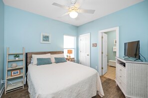 4 bedrooms, iron/ironing board, WiFi, bed sheets - Sand-Y-Sol | 4BR/4BA Gulf-View Home | Sleeps 10 | Deck + Dog-Friendly (Gulf Shores)