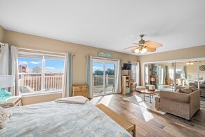 4 bedrooms, iron/ironing board, WiFi, bed sheets - Sand-Y-Sol | 4BR/4BA Gulf-View Home | Sleeps 10 | Deck + Dog-Friendly (Gulf Shores)