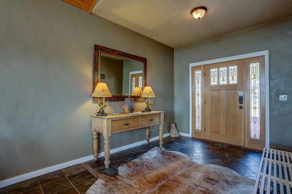 المنشأة من الداخل