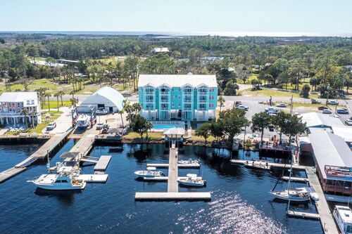 Waterfront, RIVERS EDGE CONDO 2A-BLDG 1 *PRIVATE DOCK and ASSIGNED BOAT SLIP