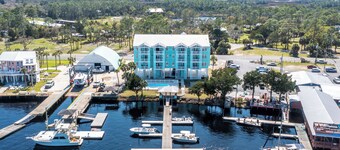 Waterfront, RIVERS EDGE CONDO 2A-BLDG 1 *PRIVATE DOCK and ASSIGNED BOAT SLIP