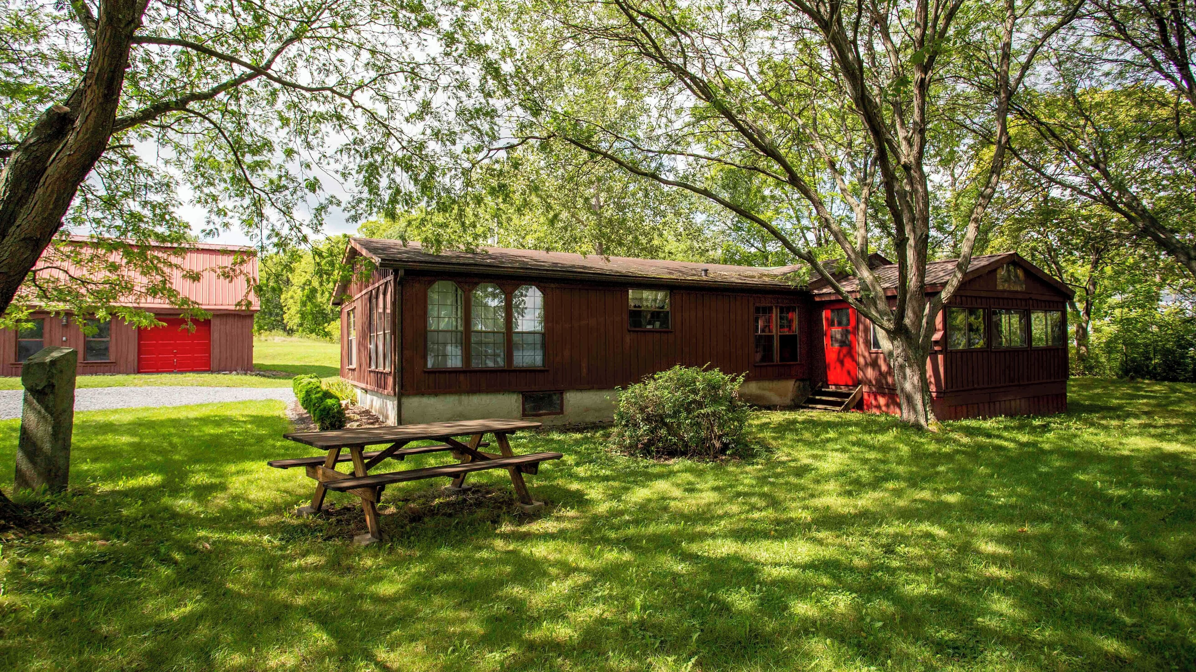 Lucky Stone Cottage - Quality Affordable Cayuga Lake Vacation