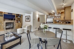 Dining - Gorgeous, Deluxe 3BDR, Aspen Core w/ Parking (Aspen)