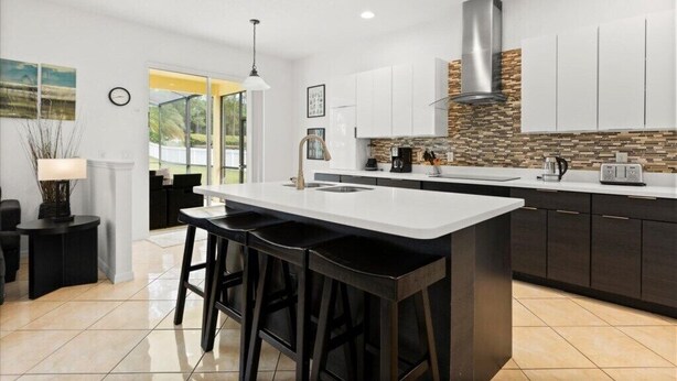 Private kitchen - EV_116 - 6BR / 4.5BA Highlands Reserve Villa near Disney, Private Pool & Spa (Davenport)