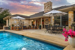 Et oppvarmet basseng