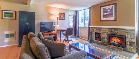 Smart-TV, Kamin, DVD-Player