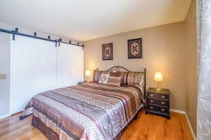 1 bedroom, desk, iron/ironing board, free WiFi
