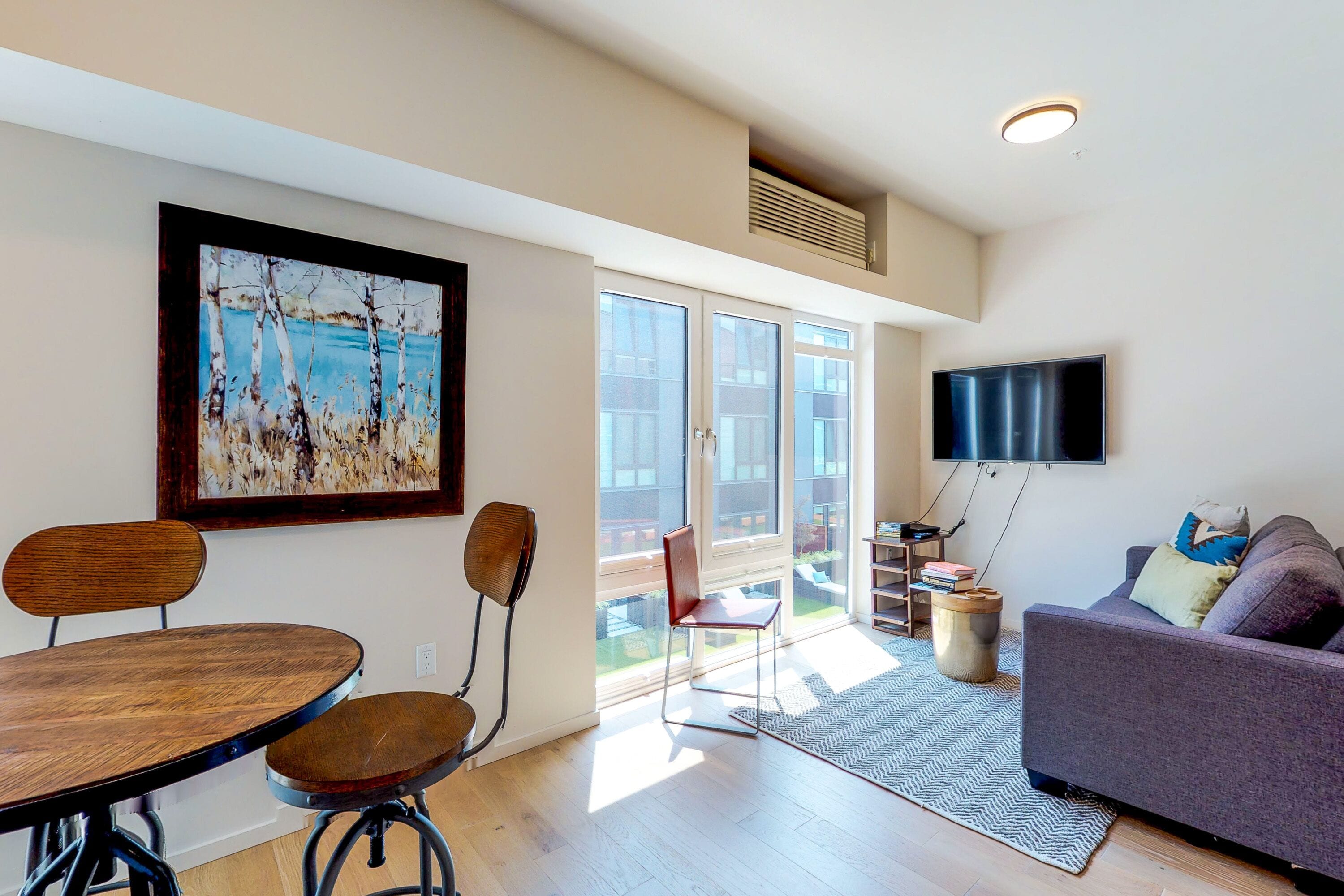 Stylish New Condo in Trendy NW District - Walk to Swankiest Spots