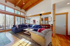 TV, DVD player, books, stereo