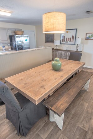 Dining - Greenwave - Gulf Front, Old Florida Style on Dune Allen Beach (Santa Rosa Beach)